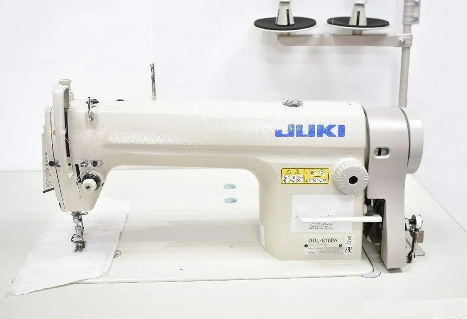 Juki DDL-8100e ECONOMIC Lockstitch Industrial Sewing Machine, White, Single Needle, Up to 4500 Stitches per Minute, Assembly Required