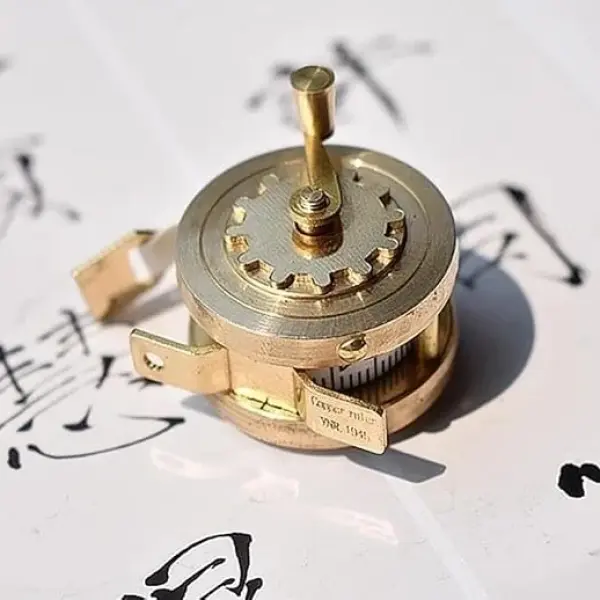 Vintage Mini Copper Tape Measure Antique-Style Manual Retractable Sewing Tailoring Tool with Brass Flywheel