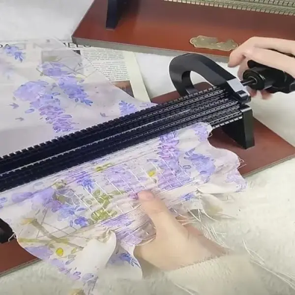 Fabric Pleating Tools, Simple Pleating Tools, Are Ideal for Garment Making, DIY Projects, and Pleating Sewing Machine Accessories.