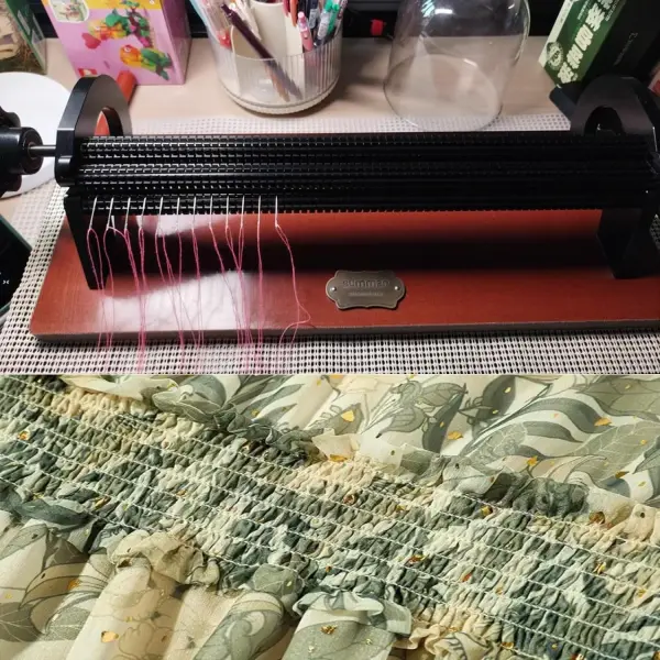 Smocking Pleater for Fabric, 24 Row Easy Pleating Tool with Strong Applicability, Ideal for Clothing DIY and Ruffler Sewing Machine Projects