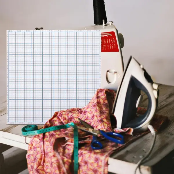 ARTIBETTER High Hardness Pvc Fabric Cutter Mat with Grid for Sewing and Quilting, 40x40cm Precision Cutting Pad for Tailoring and Craft Projects
