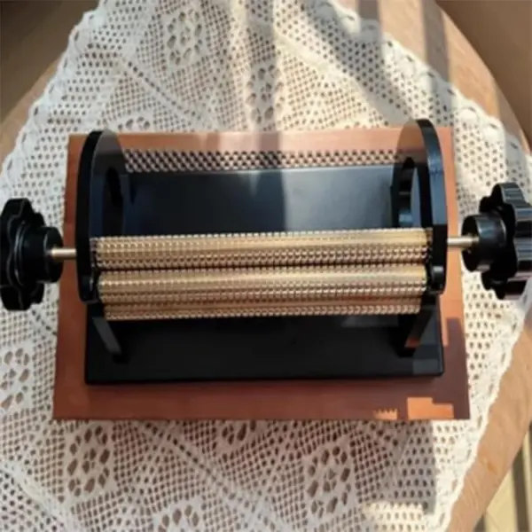 Adjustable Pleat Sewing Machine with 24 Rows Of Pleats, Making It Easy To Create Handicrafts, Suitable for Home Textiles and Curtains.