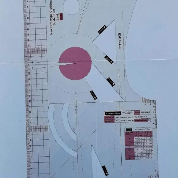 HONEYSEW 1:1 Fashion Design Ruler for Women Blouse Cloth Design School Student Teching Apparel Drawing Templete Garment Prototype Sewing Ruler Model 160/84A