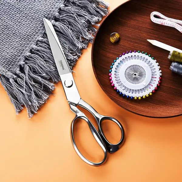 TONMA Fabric Scissors [Made in Japan] 10 Inch Professional Sewing Scissors for Tailoring Heavy Duty Japanese Solid Stainless Steel Tailor Shears for Home Office Artists Dressmakers, Mirror Finish