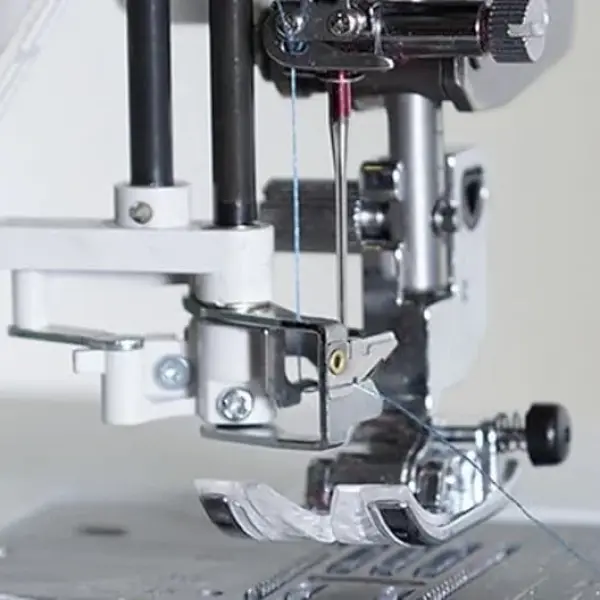 Janome Skyline S7