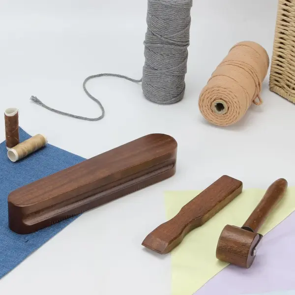 DIICCYO 3 Pcs Wooden Clapper Sewing Quilting Tool Set Include 1 Tailors Clapper 1 Wood Pressing Stick 1 Quilting Seam Roller, Tailors Tool for Sewing Ironing Quilting Fabric Folds Accenting Clothing